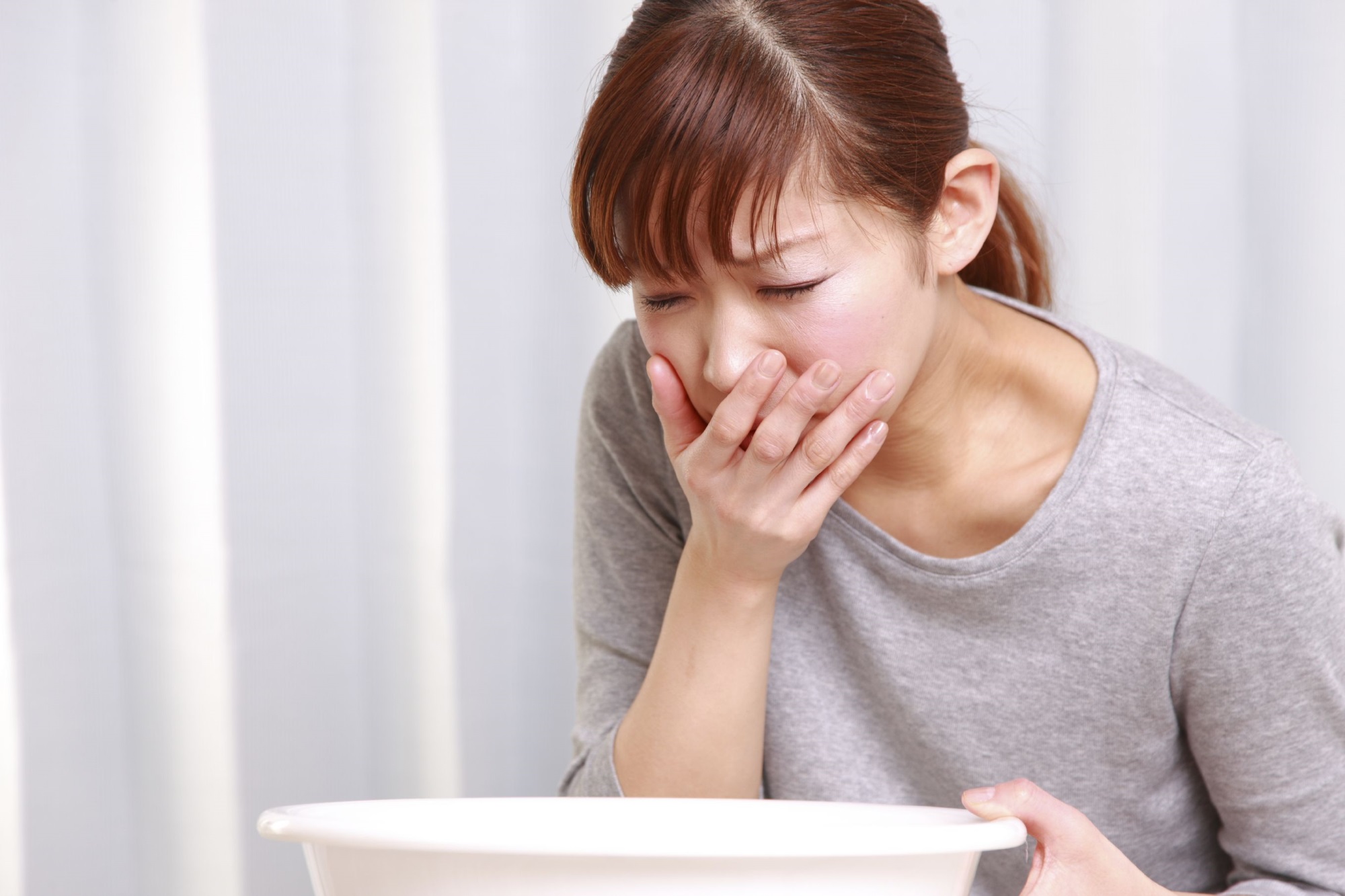 Cách giảm triệu chứng buồn nôn sau khi ăn là gì?